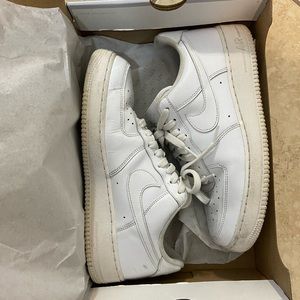 USED Nike Air Force 1 (Size 9.5)